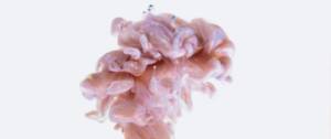 Peinture rose en forme de cerveau