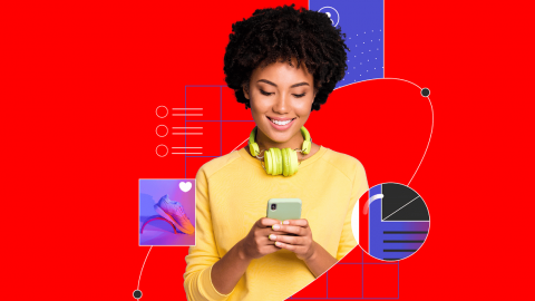 femme de face sur son téléphone