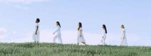 5 filles dans la nature