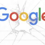Un écran cassé devant la page d'accueil de Google