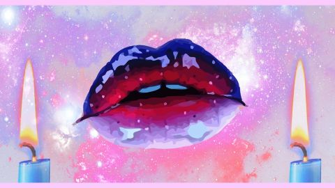 Une bouche sur fond rose