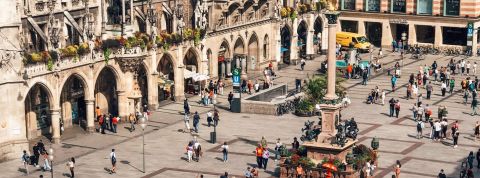 Les centres-villes sont-ils encore des lieux de sociabilité et de flânerie&nbsp;? 