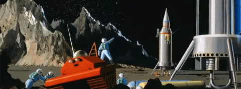 Une fusée et des astronautes