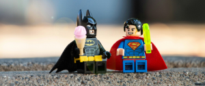 Des mini LEGO super héros