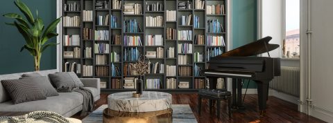 Un intérieur au luxe moderne, avec une très belle bibliothèque
