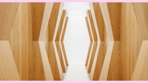 Un couloir en bois