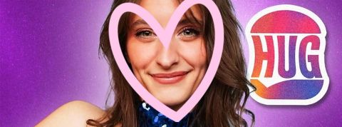 une jeune femme avec un coeur