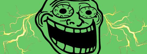 Un troll avec des éclairs sur fond vert