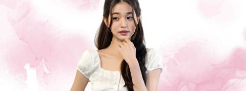 Une jeune asiatique à l'air doux et romantique