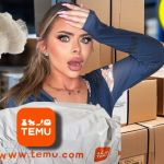 une infleunceuse au milieu d'objet Temu