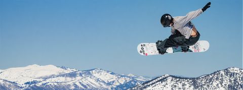 Un snowboarder sur le domaine de Reed Hastings dans l'Utah
