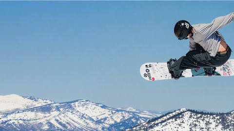 Un snowboarder sur le domaine de Reed Hastings dans l'Utah