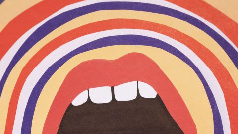 Une bouche pop qui crie faite en papier
